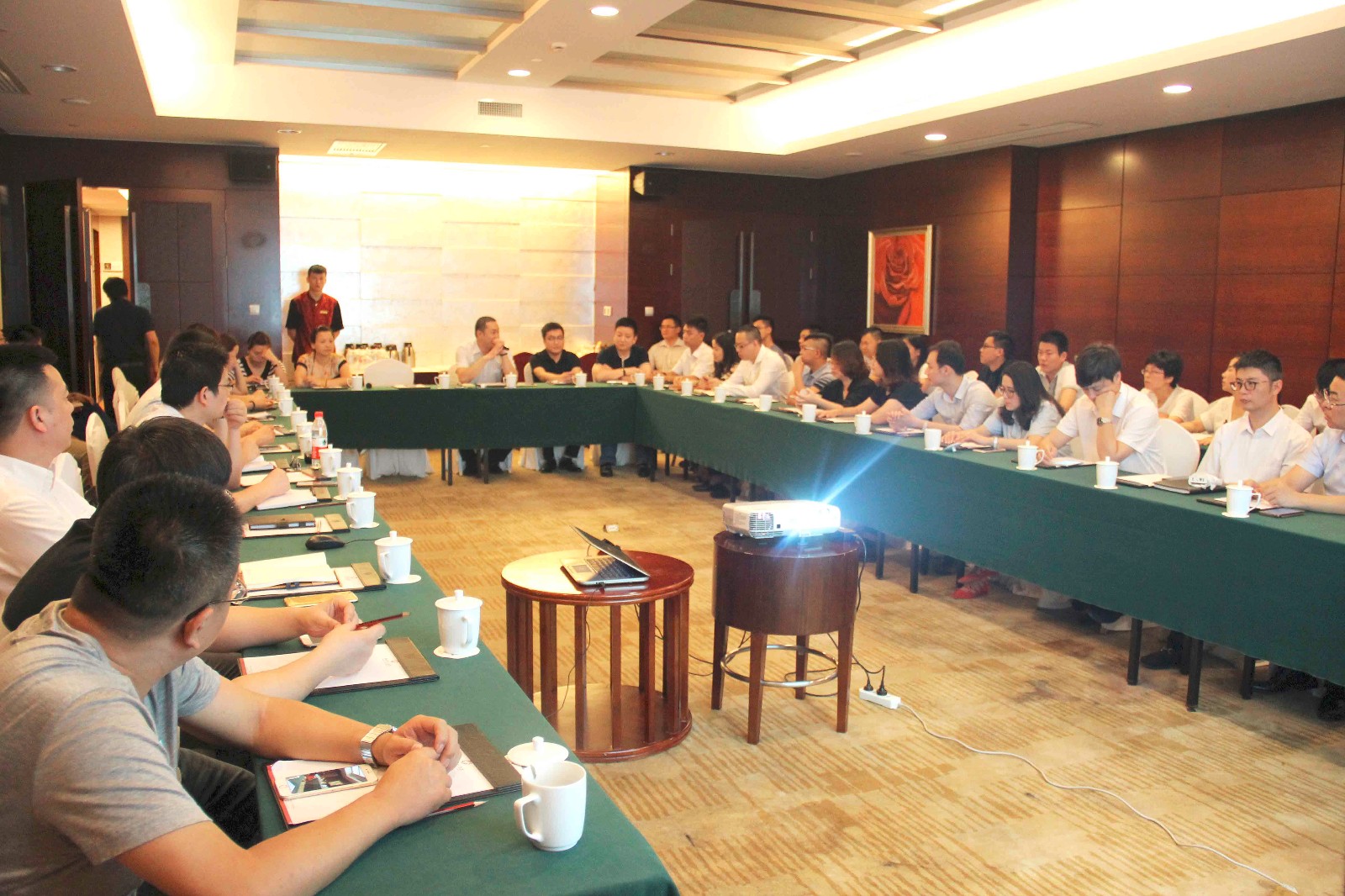 1469423218535008OE6g.jpg 營銷會議.jpg